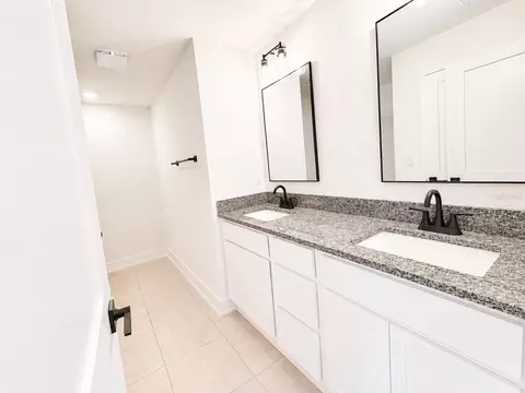 Bath - 7642 Bent Tree Loop, Saint Cloud, FL 34773 photo 2 of 3