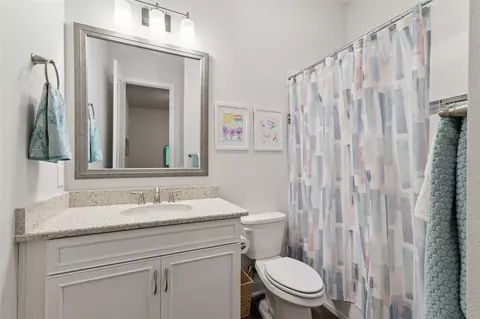 Bath - 17286 Hickory Wind Dr, Clermont, FL 34711 photo 5 of 6
