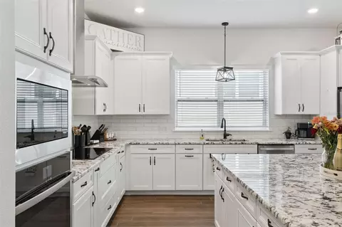 Kitchen - 17286 Hickory Wind Dr, Clermont, FL 34711 photo 4 of 4