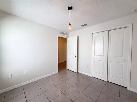 Bedroom - 11534 Brighton Knoll Loop, Riverview, FL 33579 photo 4 of 6