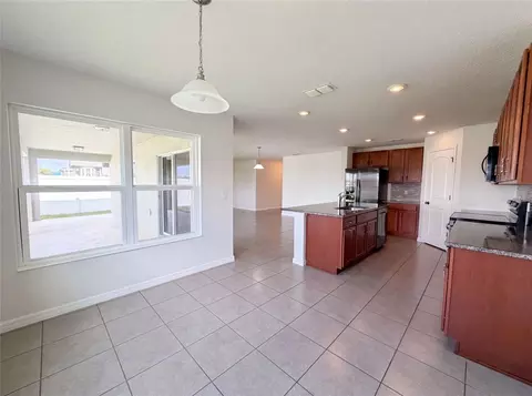 Kitchen - 11534 Brighton Knoll Loop, Riverview, FL 33579 photo 3 of 3