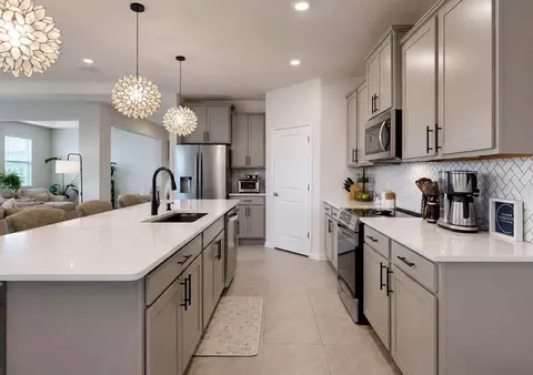 Kitchen - 11043 Tamarack Pl, Parrish, FL 34219 photo 4 of 7