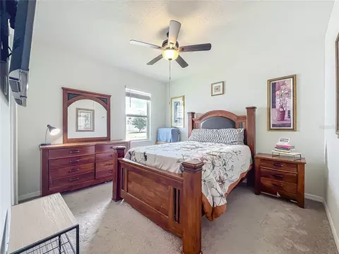 Bedroom - 2610 Hilltop Loop, Apopka, FL 32712 photo 8 of 10