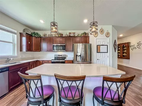 Kitchen - 2610 Hilltop Loop, Apopka, FL 32712 photo 5 of 6