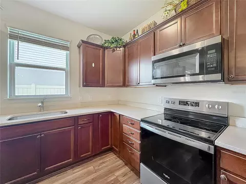 Kitchen - 2610 Hilltop Loop, Apopka, FL 32712 photo 4 of 6