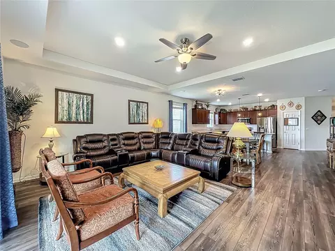 Living - 2610 Hilltop Loop, Apopka, FL 32712 photo 3 of 5