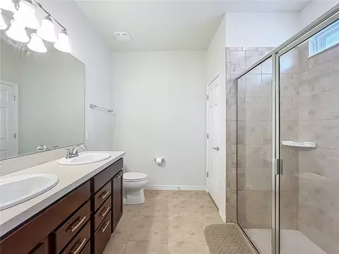 Bath - 2610 Hilltop Loop, Apopka, FL 32712 photo 2 of 5