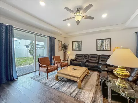 Living - 2610 Hilltop Loop, Apopka, FL 32712 photo 2 of 5