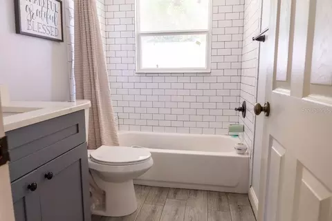 Bath - 1707 Whispering Dr E, Largo, FL 33771 photo 2 of 7