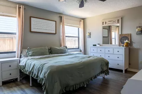 Bedroom - 1707 Whispering Dr E, Largo, FL 33771 photo 5 of 8