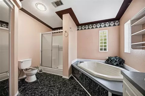 Bath - 819 Lenore Ave, Interlachen, FL 32148 photo 2 of 4