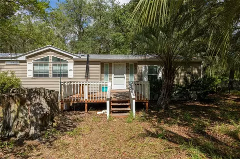 Exterior - 819 Lenore Ave, Interlachen, FL 32148 photo 9 of 10