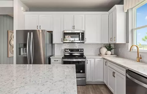 Kitchen - 2617 Hammock Harbor Ave, Saint Cloud, FL 34771 photo 2 of 3