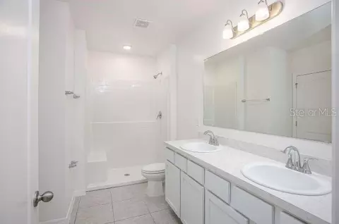 Bath - 8099 SW 9th Ln, Gainesville, FL 32608 photo 1 of 2