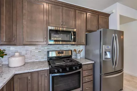 Kitchen - 2621 Hammock Harbor Ave, Saint Cloud, FL 34771 photo 3 of 7