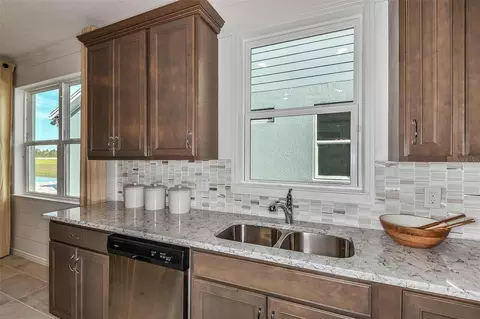 Kitchen - 2621 Hammock Harbor Ave, Saint Cloud, FL 34771 photo 5 of 7