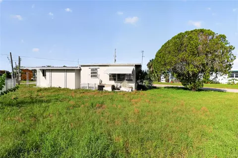 Exterior - 6639 Tower Dr, Hudson, FL 34667 photo 9 of 14