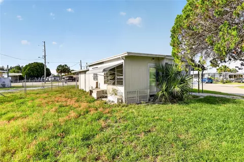 Exterior - 6639 Tower Dr, Hudson, FL 34667 photo 8 of 14