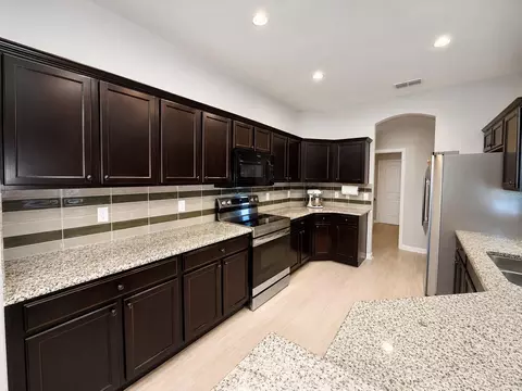 4539 Calumet Dr, Saint Cloud, FL 34772 photo 9