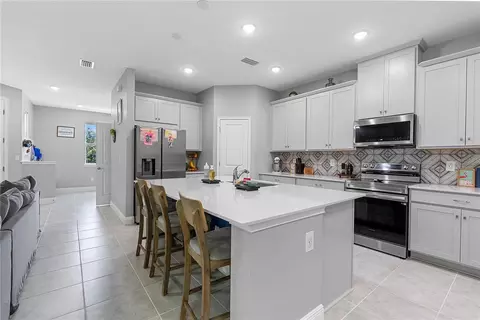 Kitchen - 3919 Knotty Pine St, Saint Cloud, FL 34772 photo 2 of 5