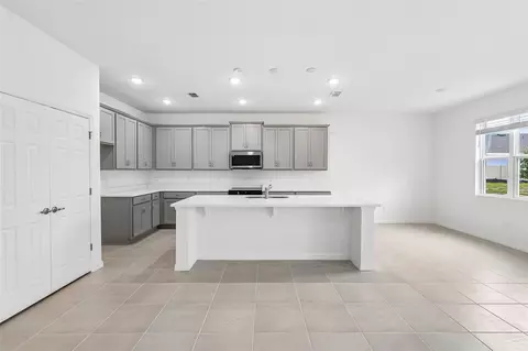Kitchen - 2011 Education St, Saint Cloud, FL 34771 photo 2 of 5