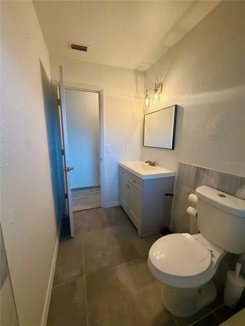 Bath - 464 New Meadows Ct, Ocoee, FL 34761 photo 2 of 5