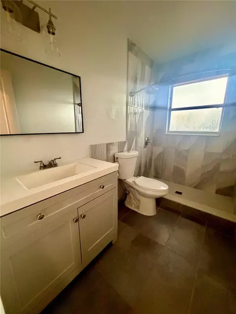 Bath - 464 New Meadows Ct, Ocoee, FL 34761 photo 4 of 5