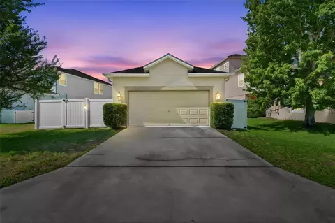 Exterior - 6829 Sundrop St, Harmony, FL 34773 photo 8 of 9