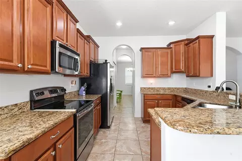 Kitchen - 6829 Sundrop St, Harmony, FL 34773 photo 1 of 4