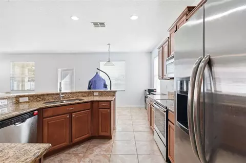 Kitchen - 6829 Sundrop St, Harmony, FL 34773 photo 4 of 4