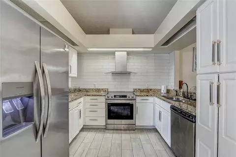 Kitchen - 2191 Alclobe Cir, Ocoee, FL 34761 photo 1 of 6