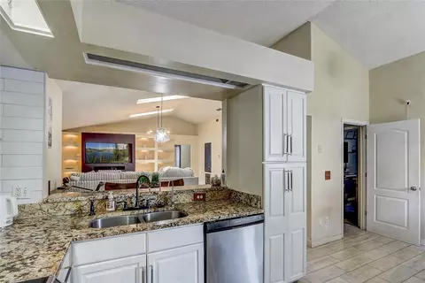 Kitchen - 2191 Alclobe Cir, Ocoee, FL 34761 photo 2 of 6