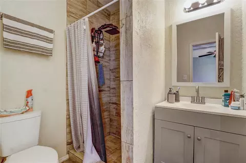 Bath - 2191 Alclobe Cir, Ocoee, FL 34761 photo 4 of 4