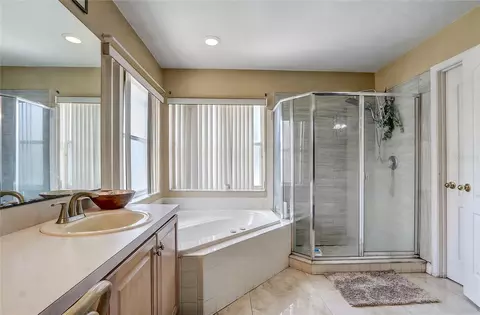 Bath - 2191 Alclobe Cir, Ocoee, FL 34761 photo 2 of 4