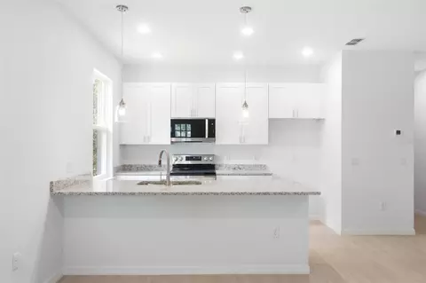 Kitchen - 67 Glover St, Eustis, FL 32726 photo 1 of 3