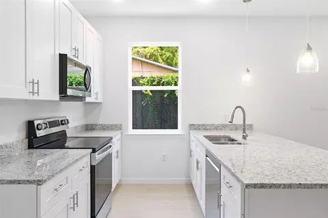 Kitchen - 67 Glover St, Eustis, FL 32726 photo 3 of 3