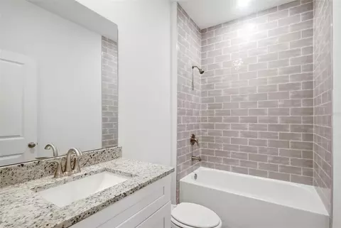 Bath - 67 Glover St, Eustis, FL 32726 photo 1 of 7