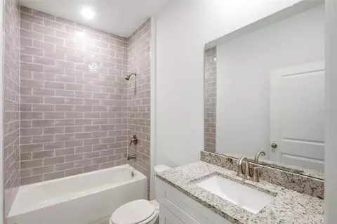 Bath - 67 Glover St, Eustis, FL 32726 photo 5 of 7