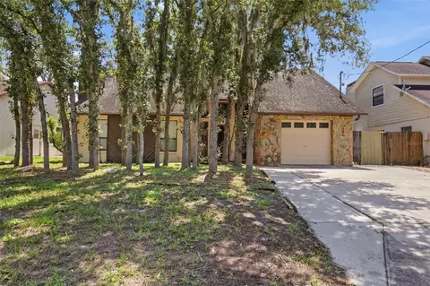 10207 N Hyaleah Rd, Tampa, FL 33617