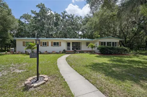 22 Poinsettia Dr, Deland, FL 32724