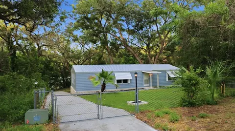 403 Acorn Cir, Fruitland Park, FL 34731