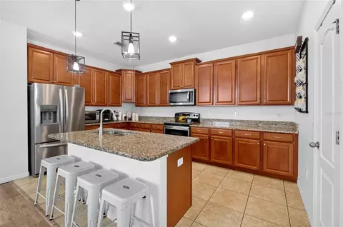 Kitchen - 4841 Havilland Dr, Mount Dora, FL 32757 photo 3 of 4
