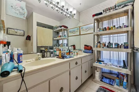 Bath - 6720 Bay Shore Dr, Saint Cloud, FL 34771 photo 3 of 4