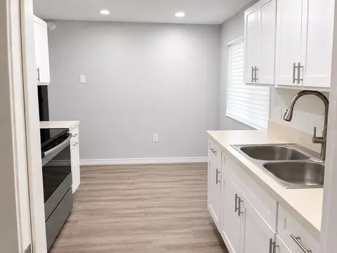 Kitchen - 5 Hickory Track Run, Ocala, FL 34472 photo 1 of 3