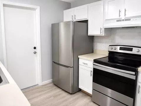 Kitchen - 5 Hickory Track Run, Ocala, FL 34472 photo 3 of 3