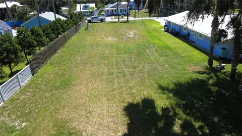 622 N Riverside Dr, New Smyrna Beach, FL 32168