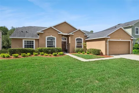 5703 Autumn Chase Cir, Sanford, FL 32773