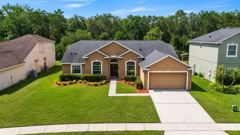 5703 Autumn Chase Cir, Sanford, FL 32773
