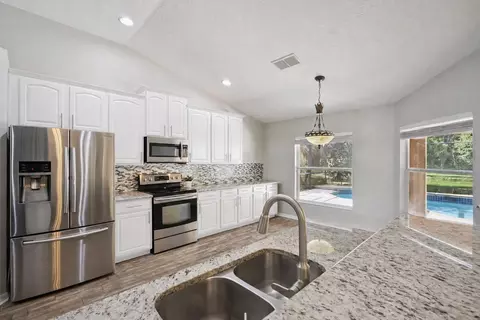 5703 Autumn Chase Cir, Sanford, FL 32773