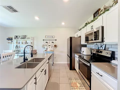 Kitchen - 701 Watusi Way, Saint Cloud, FL 34772 photo 2 of 8